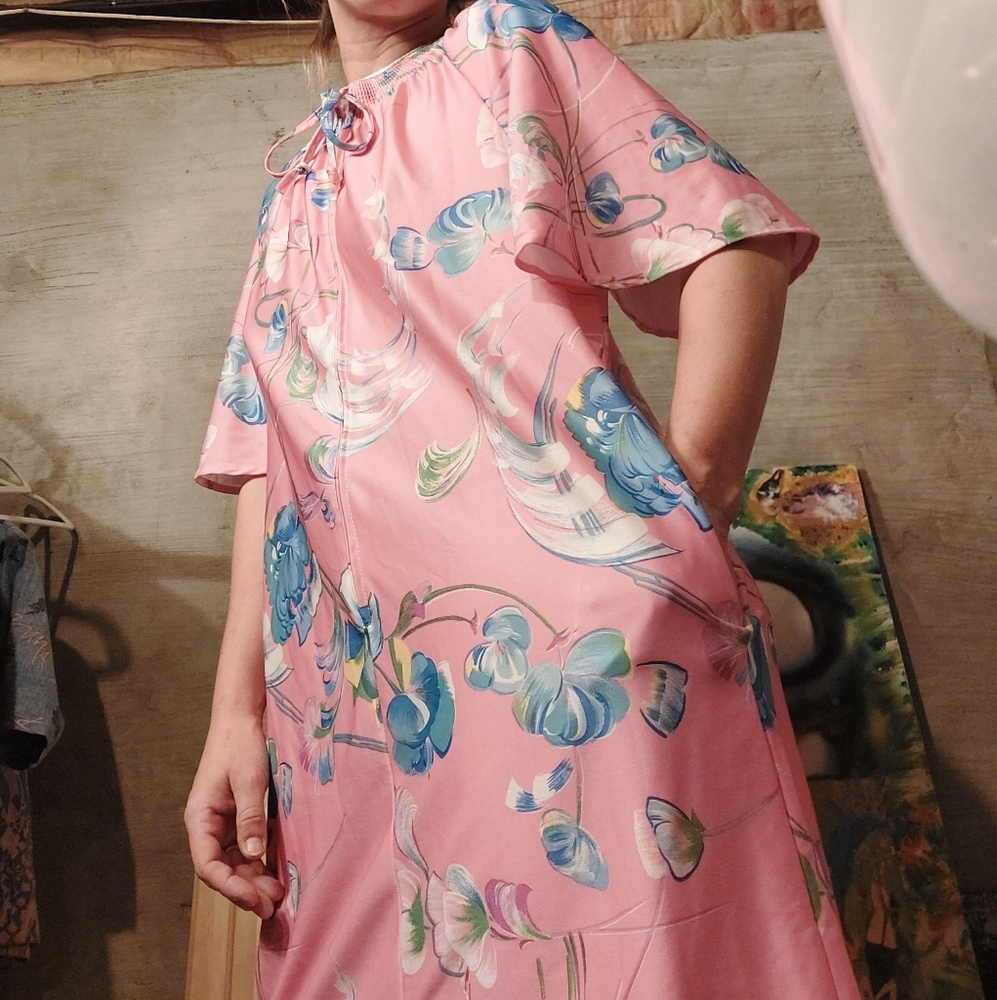 1970's Psychedelic Floral Housedress ~ Robe ~ Lou… - image 5